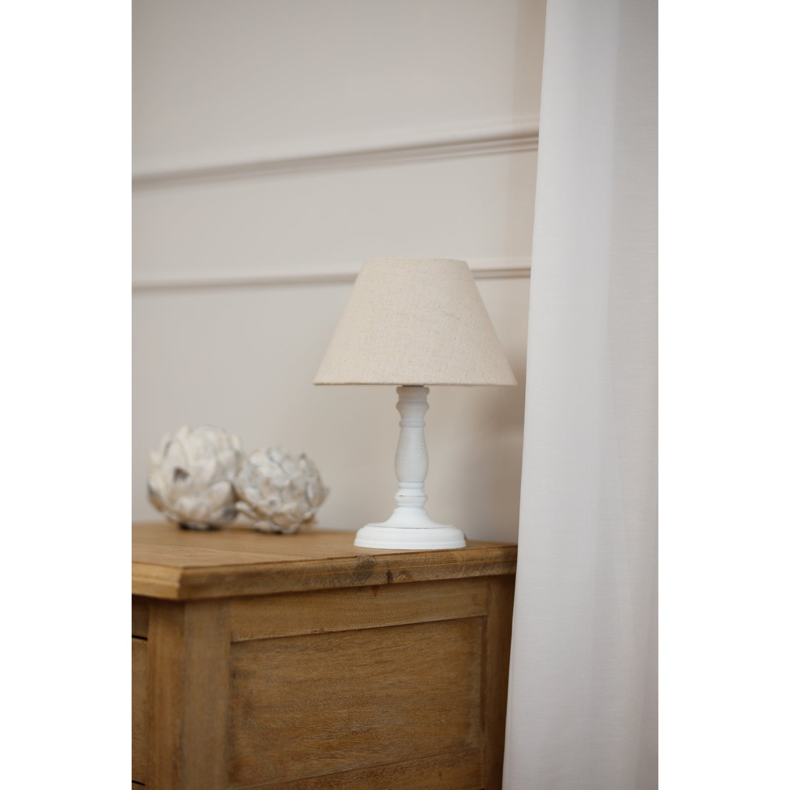 Load image into Gallery viewer, Cyrene Table Lamp