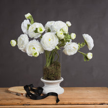Load image into Gallery viewer, White Ranunculus Single Stem
